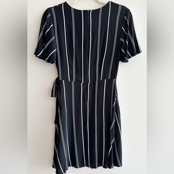 xhilaration Black and White Striped V-Neck Wrap Mini Dress, Size Small - Picture 14 of 16